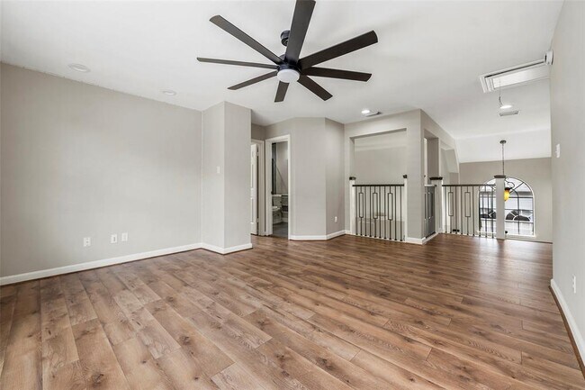 Building Photo - 1123 Misty Lake Dr