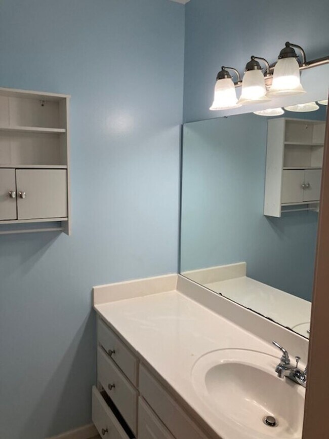 Building Photo - 108 Peyton Cove