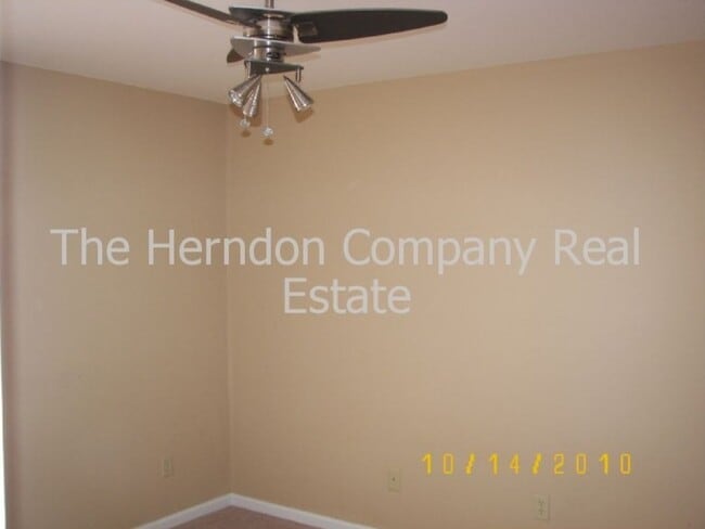 Building Photo - 3 Bedroom Home in the County