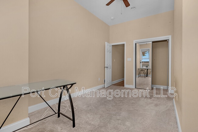 Building Photo - 2534 McCulloh St