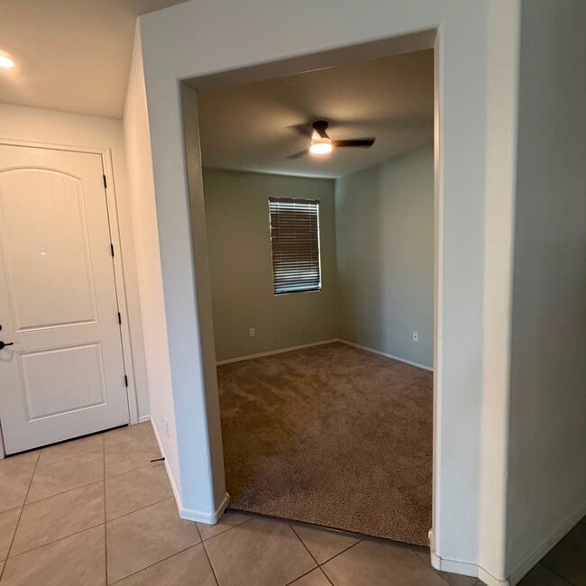Building Photo - 9020 E Pantano Bluff Dr