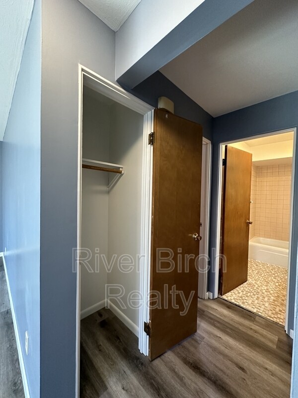 Building Photo - 525 W Cook St