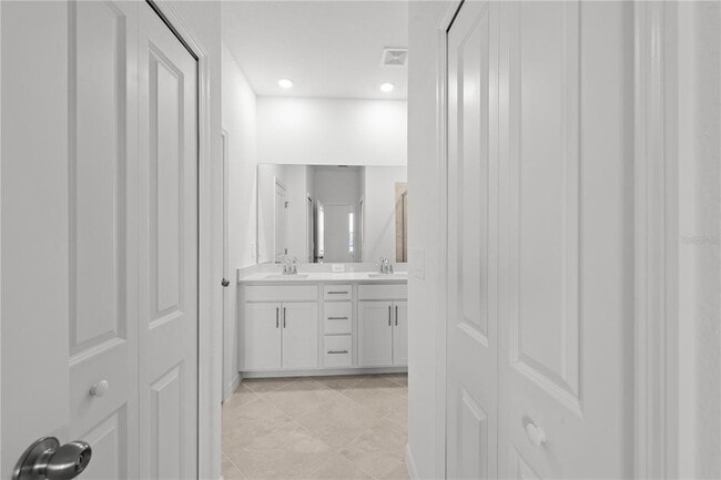 Building Photo - 15003 White Pearl Rd