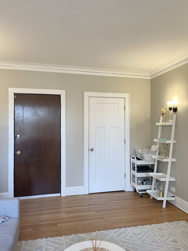 Building Photo - 1919 Grove Ave