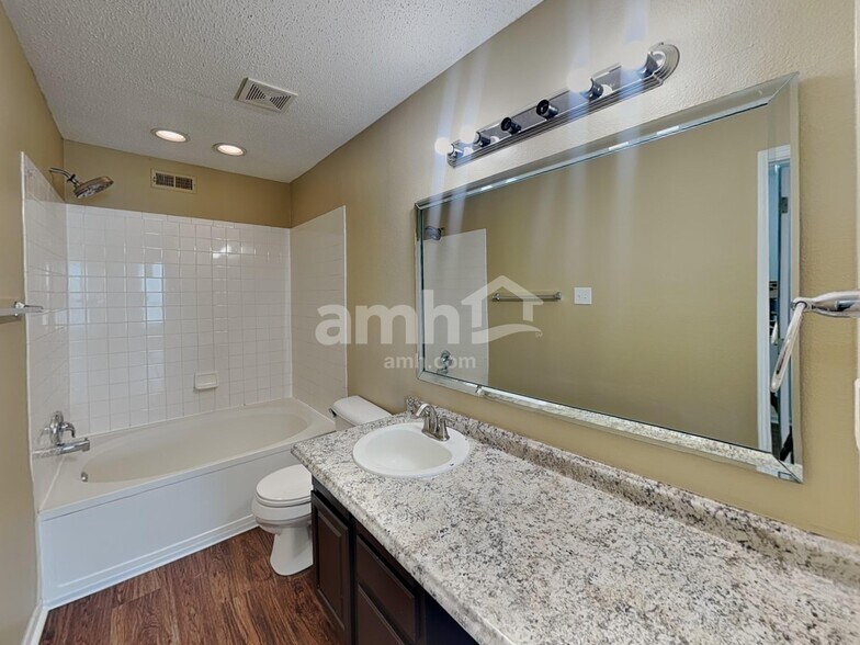 Building Photo - 5973 Redcliff North Ln