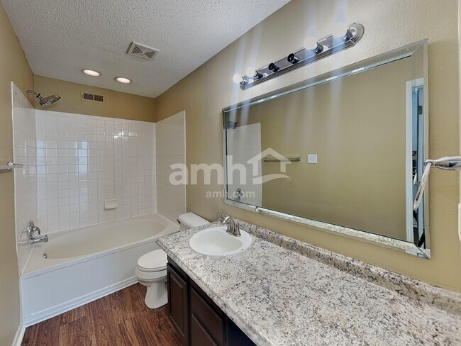 Building Photo - 5973 Redcliff North Ln