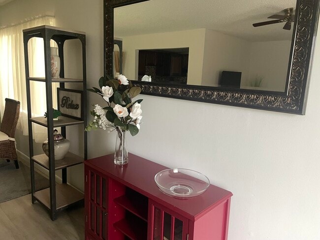 Building Photo - 369 Burgundy G