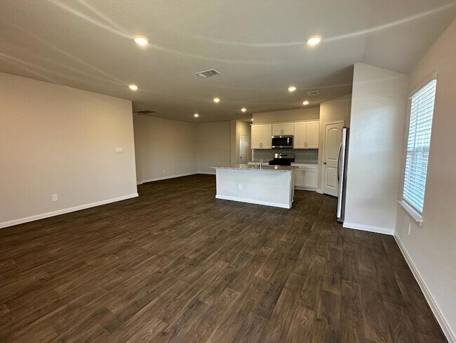 Building Photo - 113 Briggs Ln