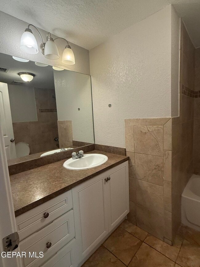 Building Photo - 218 Easter Way