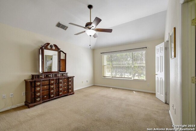 Building Photo - Braun and 1604 Area in Greenbriar gated community