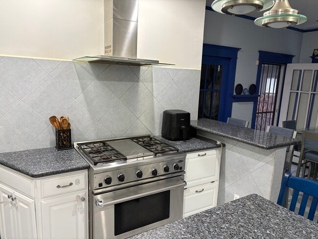 Building Photo - 4177 Halldale Ave