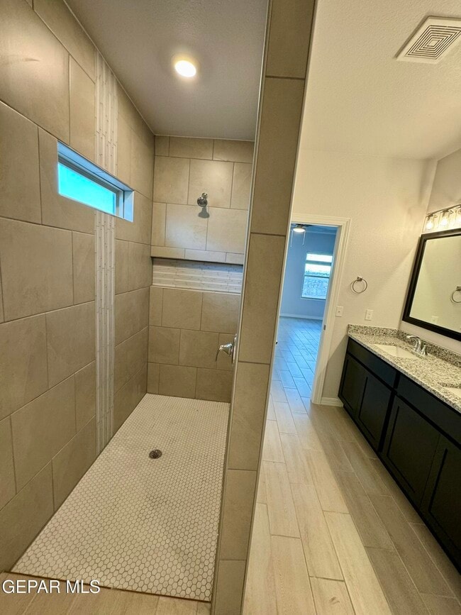 Building Photo - 7500 Enchanted Ridge Dr