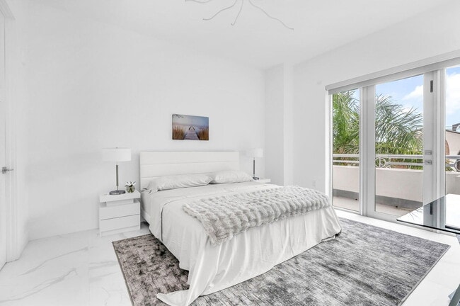 Building Photo - East Boca Raton Road, Boca Raton, FL 33432 - 3 BR 2 BA condo