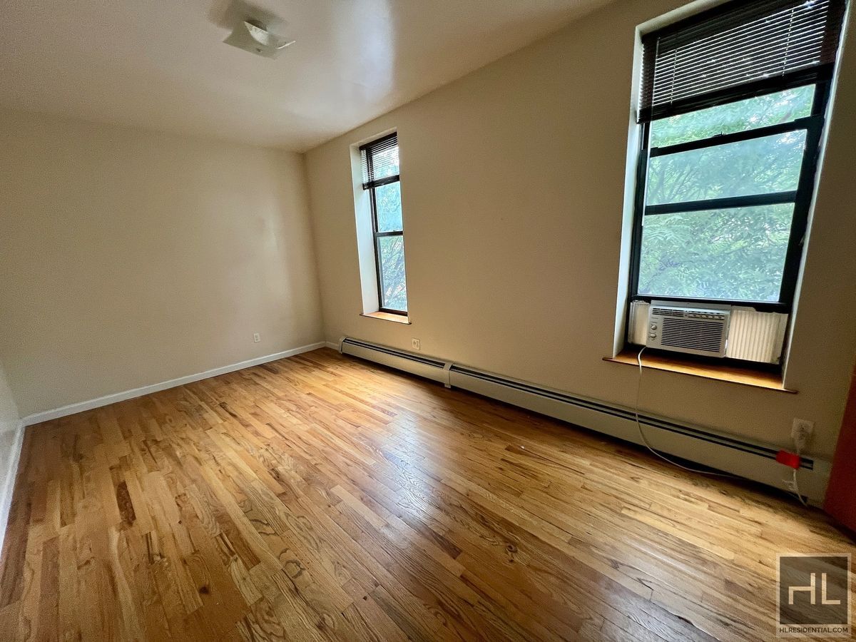 Building Photo - 2BR 1BA Split-Level Off 5th Ave in South Park Slope Greenwood Heights Border