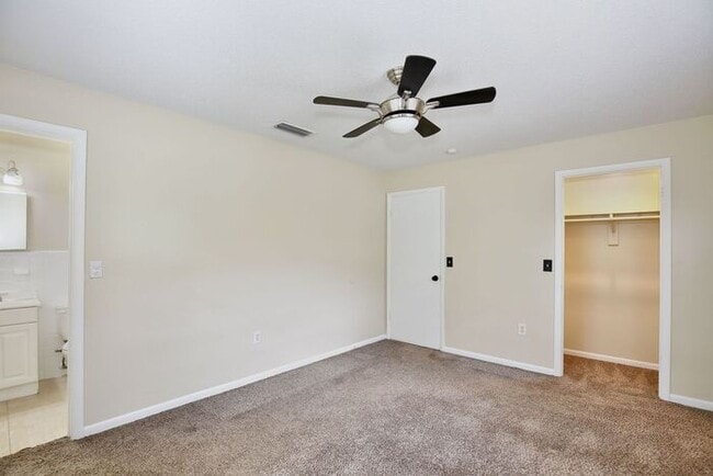 Building Photo - Spacious Duplex with 2-Car Garage in Longwood!