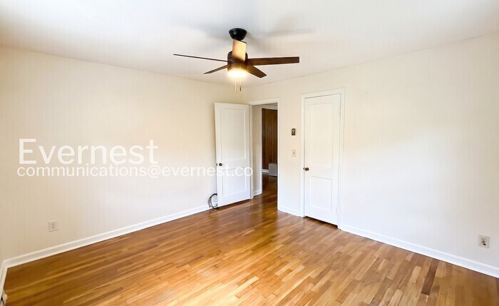Building Photo - 3203 Alta Vista Dr