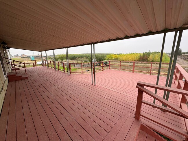 Building Photo - Pleasant Country Home Available Now!