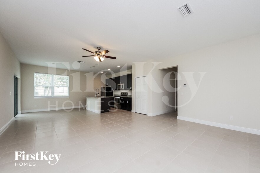 Building Photo - 510 Magpie Ln