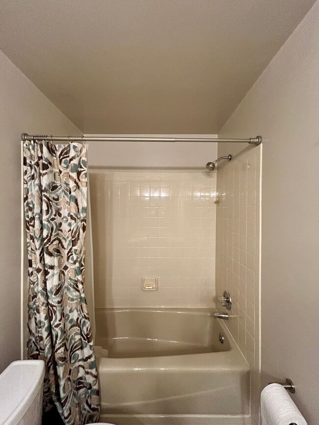 Building Photo - 805 De La Fayette Ct