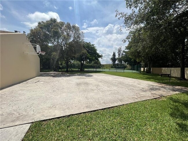 Building Photo - 211 NW 45th Ave