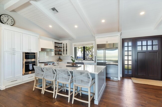 Building Photo - 940 Greenbriar Dr