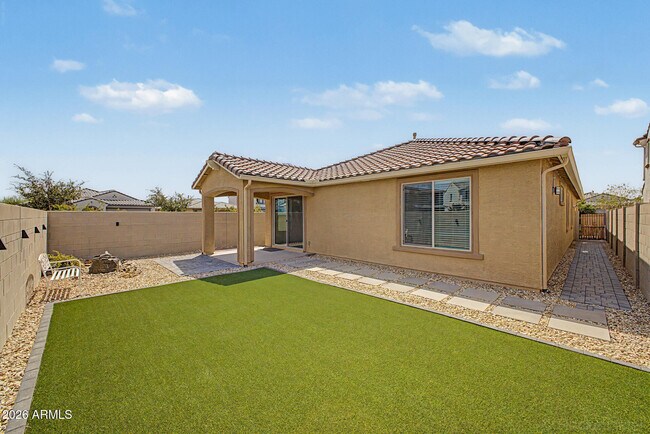 Building Photo - 8954 W San Juan Ave