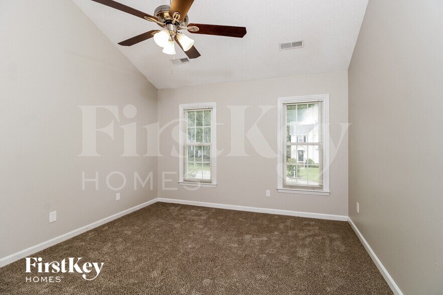 Building Photo - 3229 Sparrowhawk Dr