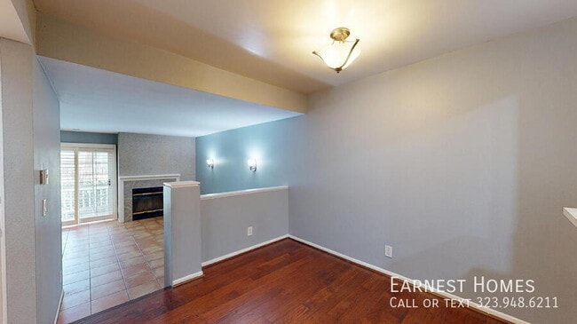 Building Photo - 6628 N Clybourn Ave