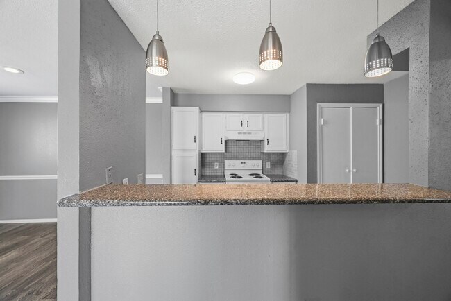 Building Photo - 14550 Fonmeadow Dr