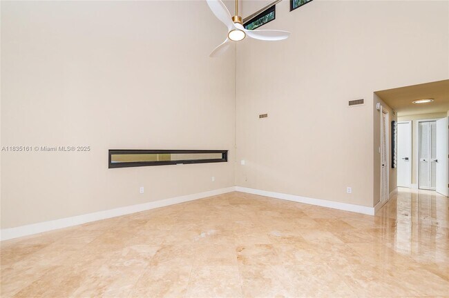 Building Photo - 3400 Poinciana Ave