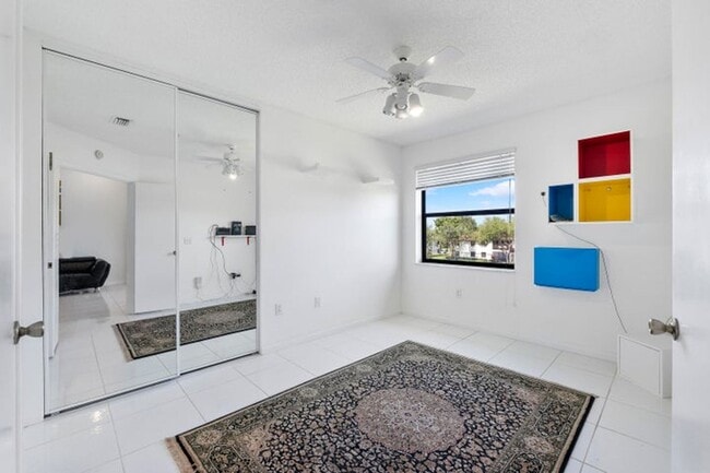 Building Photo - 5153 Floria Dr