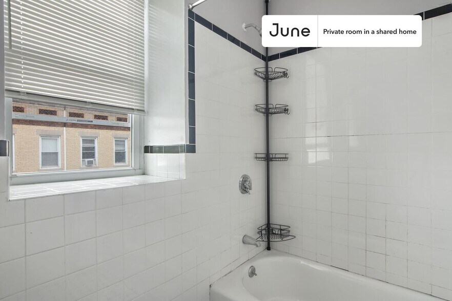 Building Photo - Room in Shared 4 bed/1 bath home