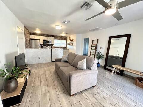 Building Photo - 1632 E Harvard St