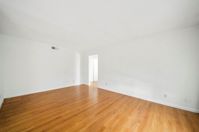 Building Photo - 6201 Ranchester Dr