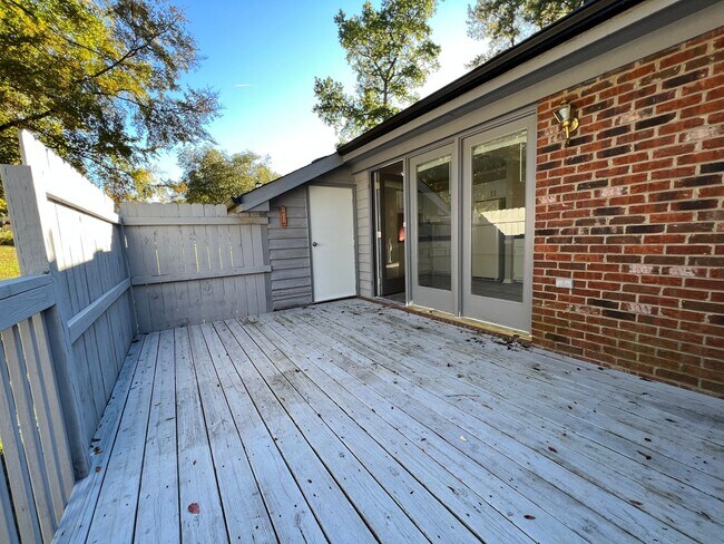 Building Photo - 4713 Matt Dr