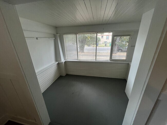 Building Photo - Spacious 4-Bedroom Home in an Excellent Location Near Parks, Shopping & the Fairgrounds