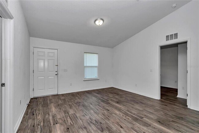 Building Photo - 460 Locust Rd