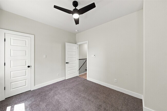 Building Photo - 5610 Kittridge St