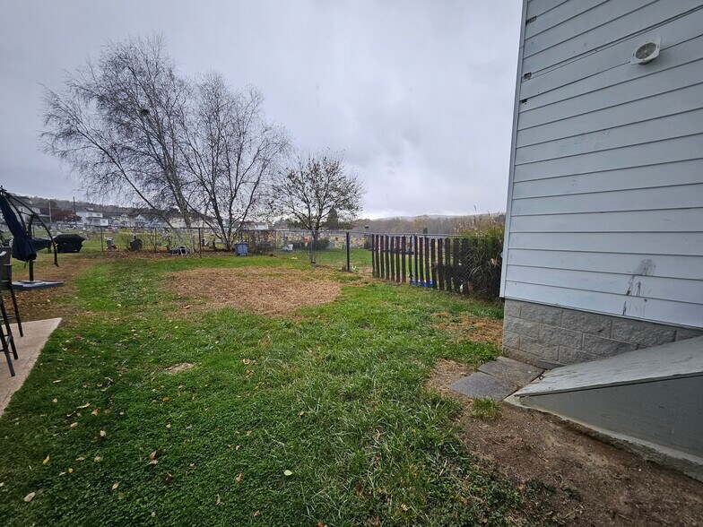 Building Photo - 122 Lackawanna Ave