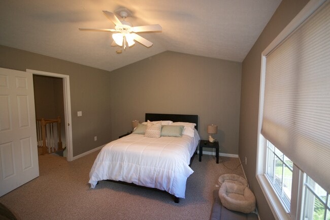 Building Photo - Taylor Spring Townhouse With Garage and Ba...