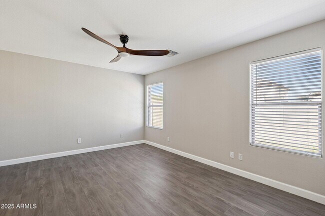 Building Photo - 5409 S 10th Ave