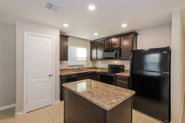 Building Photo - 1113 Brenton Leaf Dr