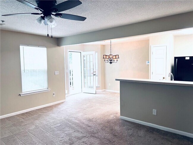 Building Photo - 224 Cottonwood Creek Cir