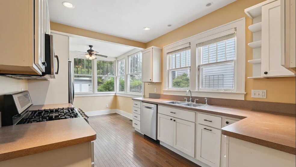 kitchen - 450 S 1st St