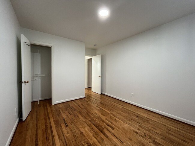 Building Photo - Cozy 1-Bedroom Apartment with Natural Light & Outdoor Living-Single level, feels more like a home...