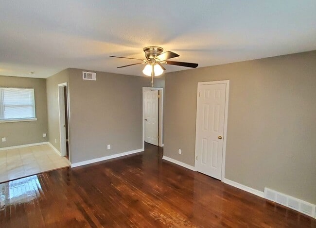 Building Photo - 3 bed 1 bath in Midwest City