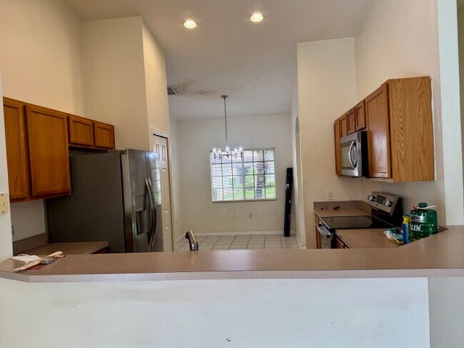 Building Photo - PRIVATE POOL - 4 BEDROOM 2 BATH HOME
