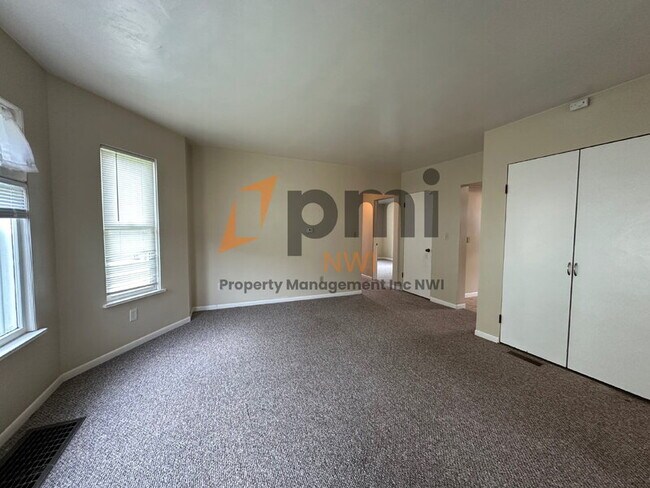 Building Photo - 1302 2nd St