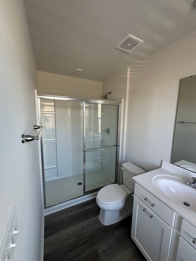 Building Photo - Like NEW 2 Story Single Family Home w/ Fen...