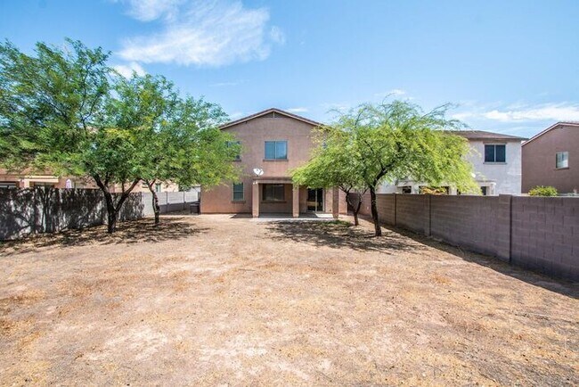 Building Photo - 5Bedroom/3Bath San Tan Vally Home!